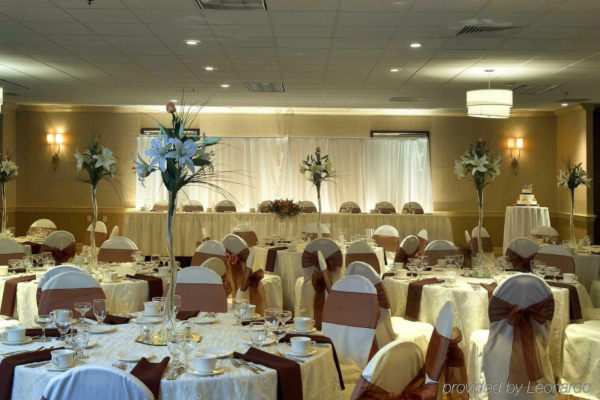 Best Western Plus Strongsville Cleveland Ресторант снимка